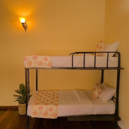 Hotel The Loris Manor à Nuwara Eliya Extérieur photo
