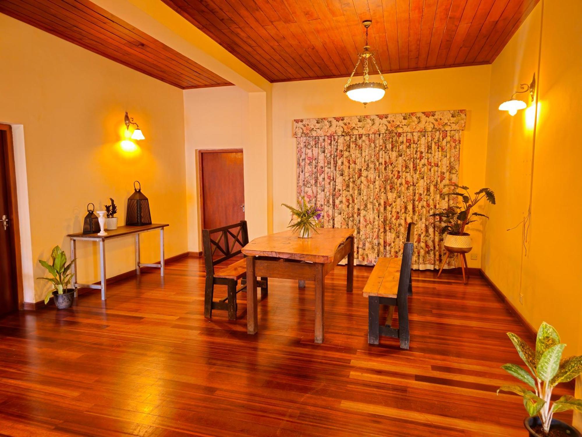 Hotel The Loris Manor à Nuwara Eliya Extérieur photo
